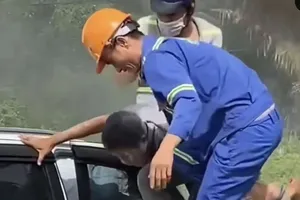 Công an tìm người hùng cứu người trong vụ tai nạn ở cầu Phú Mỹ