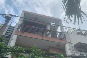 TP Thủ Đức: Bị điện giật tử vong khi dọn rác trên sân thượng 