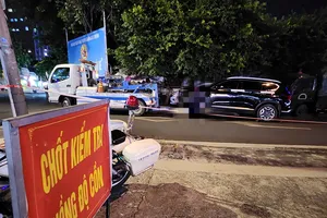 Tài xế ô tô vi phạm nồng độ cồn không ký biên bản