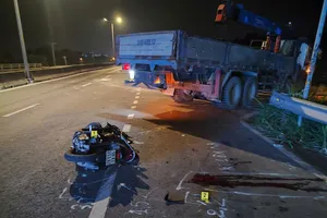 CSGT TP.HCM: Cảnh báo tai nạn liên quan đến xe có tải trọng nặng, kích thước lớn