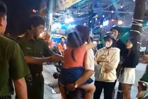 Làm rõ lái ô tô say xỉn, xúc phạm lực lượng công an ở Thủ Đức