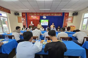 Doanh nghiệp và chủ phương tiện thuê người theo dõi CSGT để né chốt