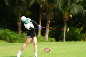 Golfer tranh tài để trang bị máy tính cho học sinh tỉnh Khánh Hoà