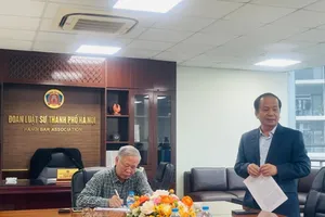 Tiến sĩ, Luật sư Đào Ngọc Chuyền – Chủ nhiệm Đoàn Luật sư TP Hà Nội phát biểu tại phiên họp tổng kết ngày 08/01/2024. Ảnh: Website Đoàn Luật sư Hà Nội.