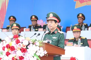 Bộ trưởng Quốc phòng kiểm tra hợp luyện diễu binh, diễu hành 