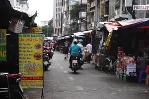 Video: Tâm sự của tiểu thương khi ‘chợ nhà giàu’ Tôn Thất Đạm sắp đóng cửa