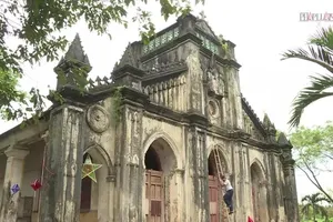 Video: Chiêm ngưỡng vẻ đẹp cổ kính của nhà thờ hơn 100 tuổi tại Đà Nẵng