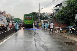 Video: Từ quê lên TP.HCM, 2 vợ chồng bị tai nạn thương tâm