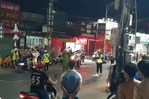 Video: Cha bàng hoàng phát hiện con gái 15 tuổi tử vong trong tư thế treo cổ