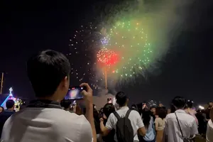 Chiêm ngưỡng pháo hoa rực rỡ chào đón năm mới 2024