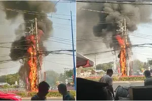 Video: Cột điện rực lửa như bó đuốc, nhiều người đi đường thót tim