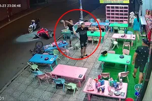 Video: Điều tra vụ xô xát, đập phá ở khu vui chơi trẻ em