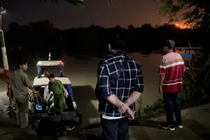 Video: Lật vỏ lãi trên sông, một người mất tích