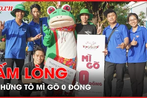 Xe mì gõ 0 đồng lưu động: Vừa ăn mì, vừa thưởng thức ca nhạc