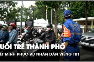 Áo xanh tình nguyện hết mình phục vụ nhân dân vào viếng TBT Nguyễn Phú Trọng