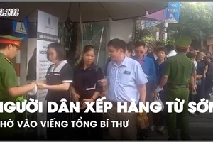 Hà Nội: Người dân xếp hàng từ sớm chờ vào viếng Tổng Bí thư Nguyễn Phú Trọng
