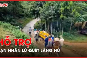 Chủ tịch UBND xã Phúc Khánh, huyện Bảo Yên thông tin về cứu trợ nạn nhân lũ quét ở Làng Nủ