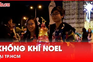 Video: Rộn ràng không khí Noel tại TP.HCM 