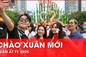 Video: Người dân TP.HCM gửi gắm mong ước tốt đẹp trong năm mới Ất Tỵ 2025