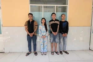 Bắt khẩn cấp nhóm thanh niên đuổi chém người trong quán nhậu ở Thủ Đức