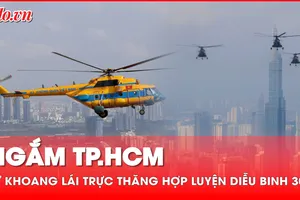 Ngắm TP.HCM từ khoang lái trực thăng hợp luyện diễu binh 30-4
