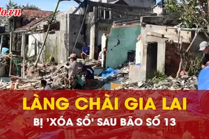 Cảnh tượng đổ nát ở làng chài Gia Lai sau bão số 13