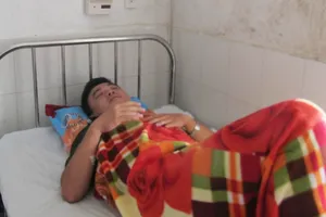 Bị hàng chục côn đồ tấn công, hai trung úy công an thương vong