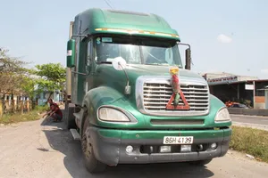 Trạm cân Bình Định tê liệt do tài xế dừng xe phản đối 