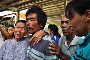 Nghi tàu nước ngoài cố tình tông chìm tàu cá Việt Nam ở Hoàng Sa