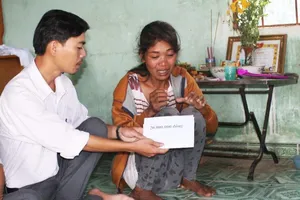 100 triệu đồng trợ giúp 2 gia đình có con bị chết đuối