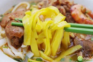  Sử dụng chất cấm để chế biến mì Quảng, bị phạt 85 triệu đồng