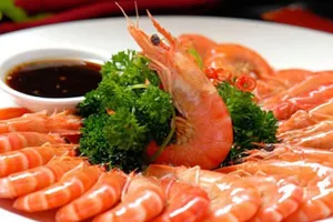 119 thực khách bị ngộ độc do món tôm hấp dừa