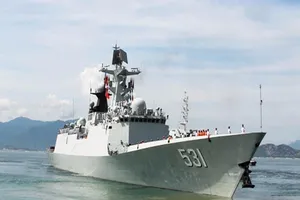 3 tàu hải quân Trung Quốc thăm cảng quốc tế Cam Ranh