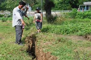 Sụt lún quốc lộ 1, nhiều ngôi nhà bị hỏng nặng 