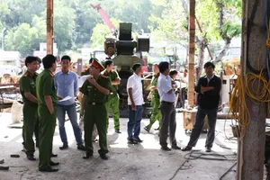 Bình khí đá nổ hất tung nạn nhân lên trời 