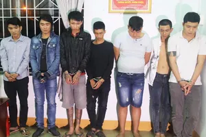 Gần 40 thanh niên mang cả bao mã tấu, súng đi đánh nhau