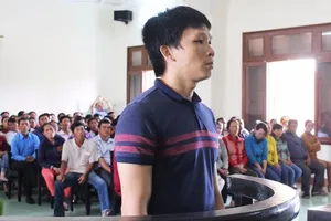 Đang xử vụ côn đồ truy sát gia đình trưởng công an xã 