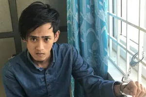 Tống tình, tiền bằng nhiều clip khỏa thân