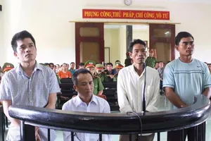 Không xử hình sự trưởng CA huyện liên quan phá rừng