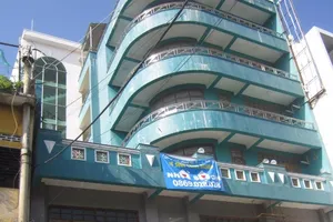 Kiểm điểm thư ký tòa giúp đương sự bán nhà