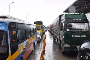 Dính “chiêu” tiền lẻ, BOT Ninh An xả trạm