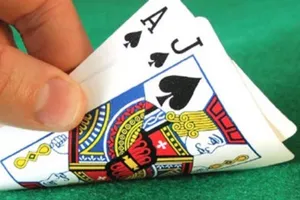 Phó chủ tịch xã vay tiền đánh bạc rồi bỏ trốn