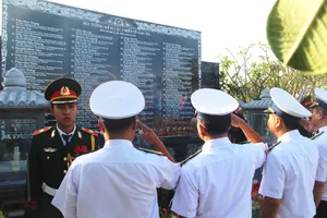 Nghẹn ngào trước 'Vòng tròn bất tử'