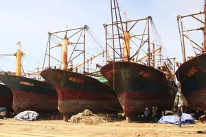 Ra 'tối hậu thư' vụ bồi thường tàu vỏ thép hỏng