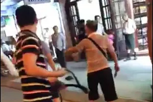 Khách Trung Quốc ẩu đả với nhân viên nhà hàng