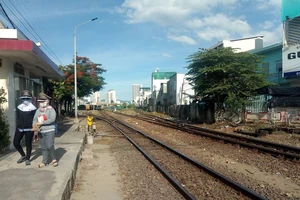 2 tàu vào cùng đường ray, suýt tông nhau tại ga Nha Trang