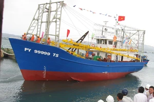 Bán đấu giá tàu vỏ thép đầu tiên ở Phú Yên 