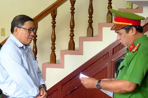 Bắt tạm giam nguyên chủ tịch UBND huyện kêu oan