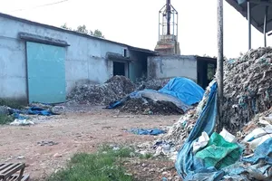 Dân vây nhà máy xử lý rác vì quá hôi
