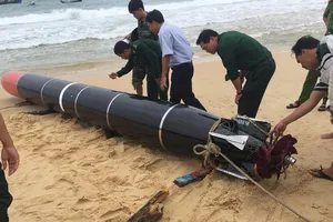 Vật thể giống ngư lôi là 'thiết bị huấn luyện hải quân'